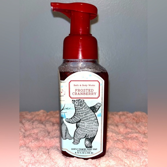 Frosted cranberry foaming hand soap - Picture 1 of 3